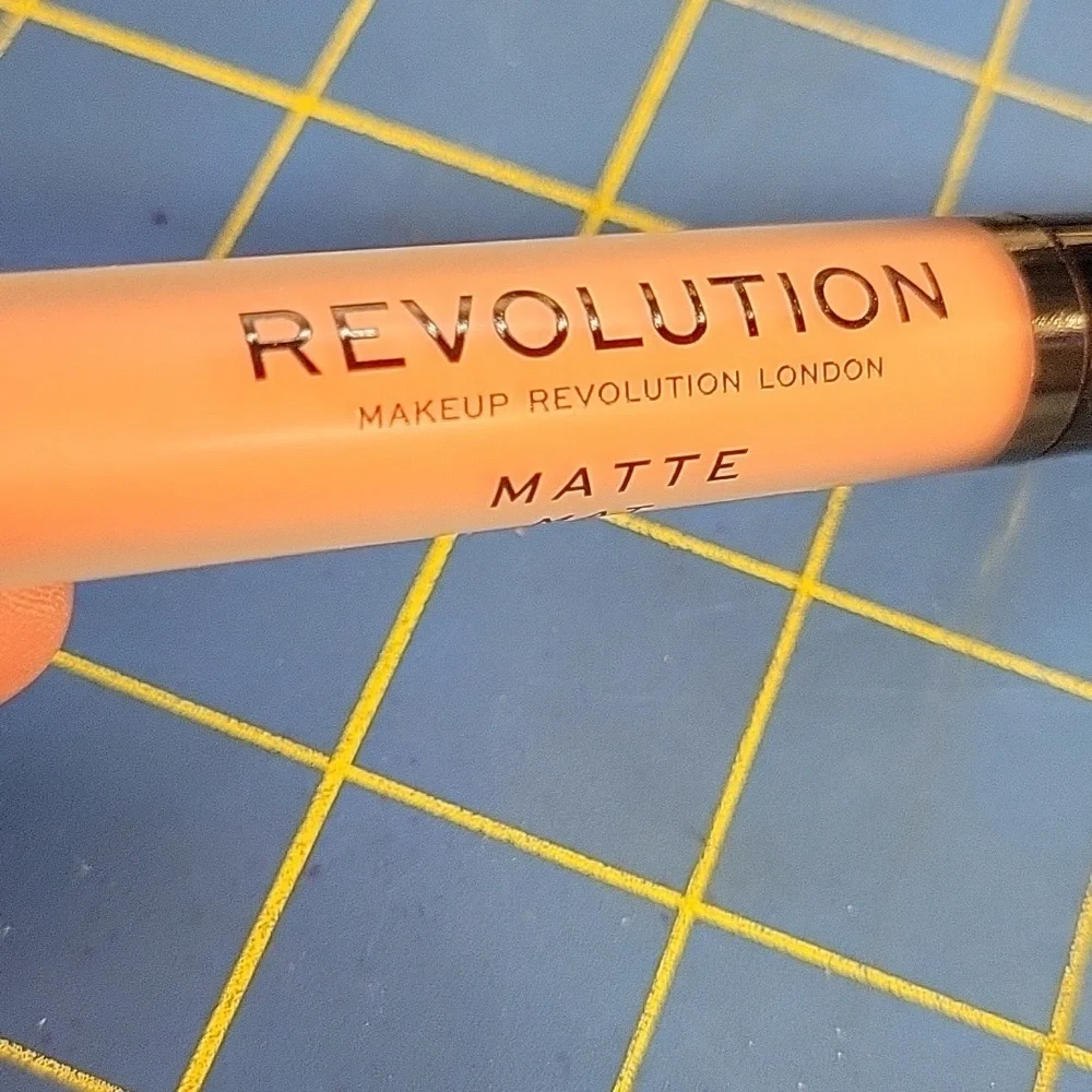 Revolution Matte Lipstick - Matte Featured 109 3ml New
